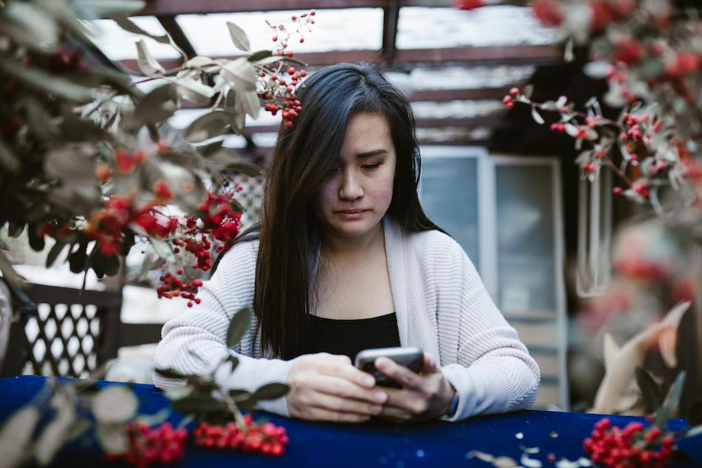 mental health is deeply affected in by scrolling through social media highlights of other people's lives