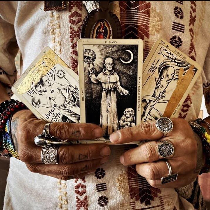 Sixto Rey will offer his Tarot Readings at the Enforma Wellness Lounge.