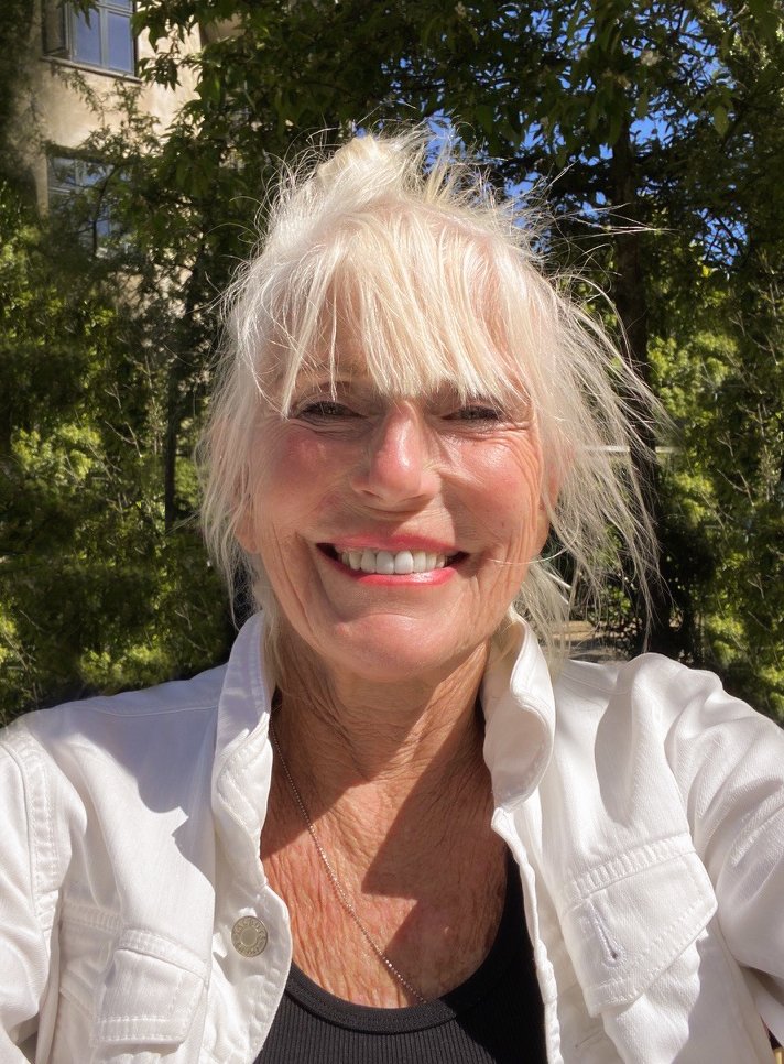 Fabienne Gauthier is a yoga instructor and quantum hypnosis healer in San Miguel De Allende