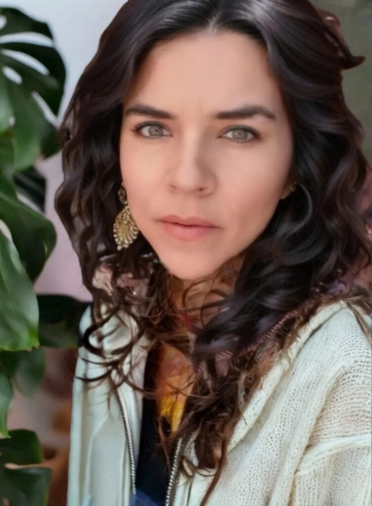 Mar Villarreal is a Gestalt psychologist and holistic therapist in Puerto Escondido.